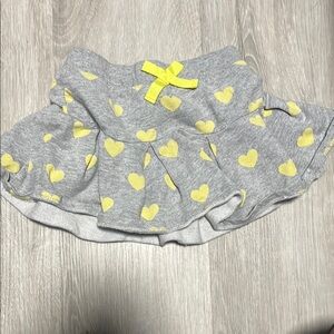 4/$30 Gray Skirt with Yellow Hearts